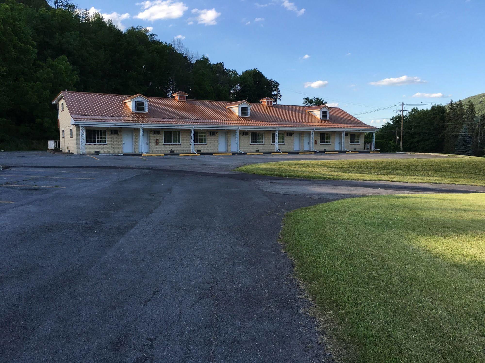 Relax Inn Altoona Exterior foto